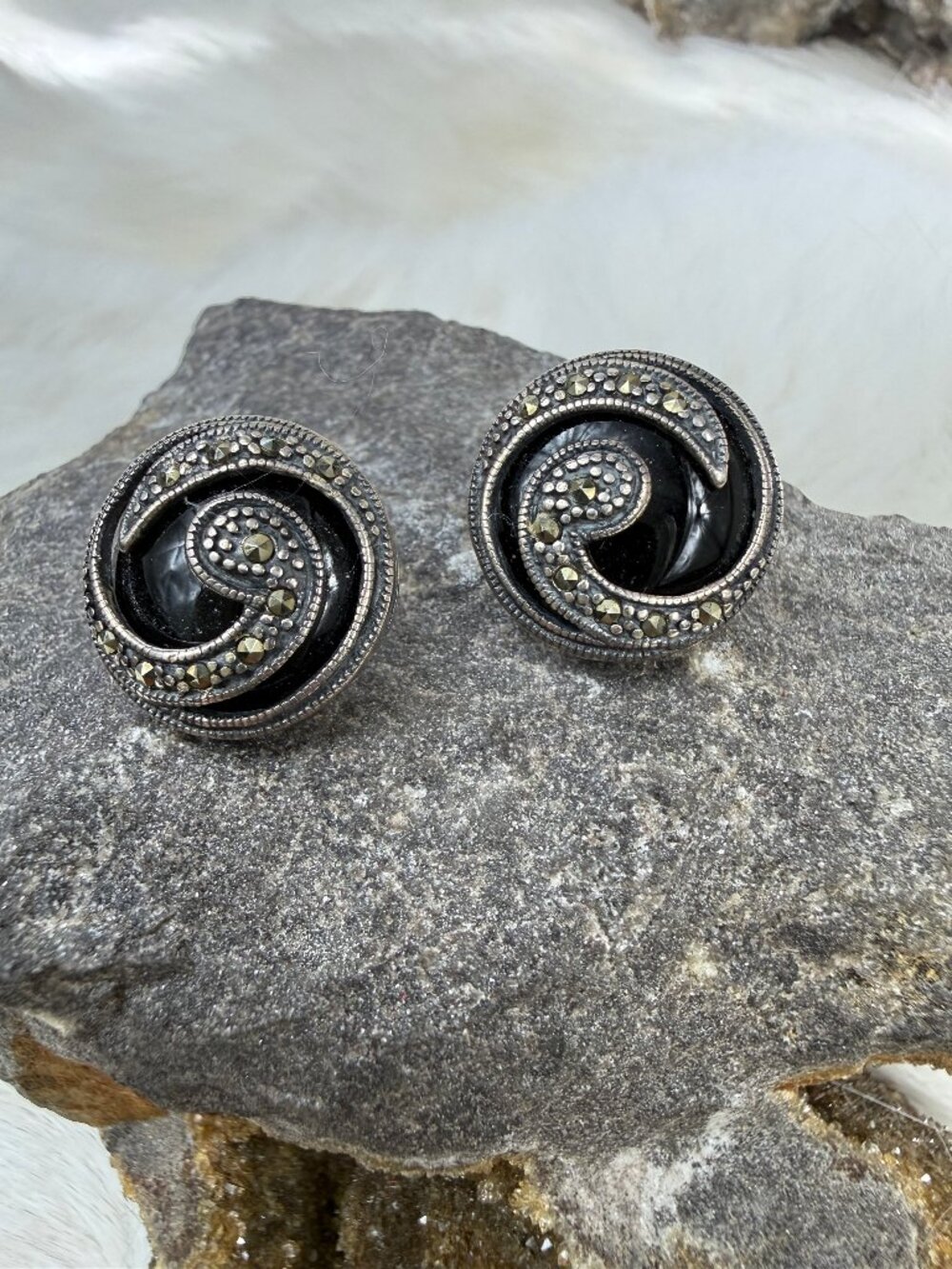 Sterling Silver Antiqued Onyx & Marcasite Round Wave Post Earrings .75"